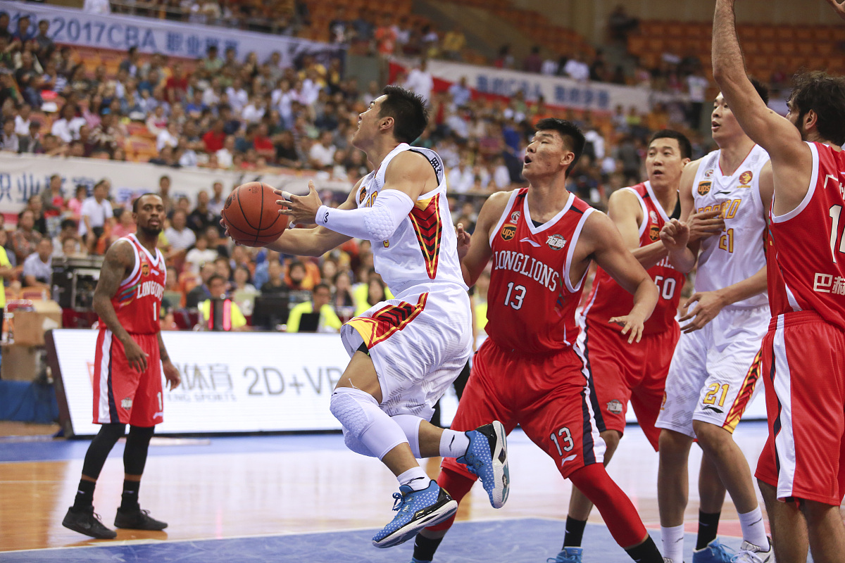 猛龙队力克竞争对手，夺得胜利