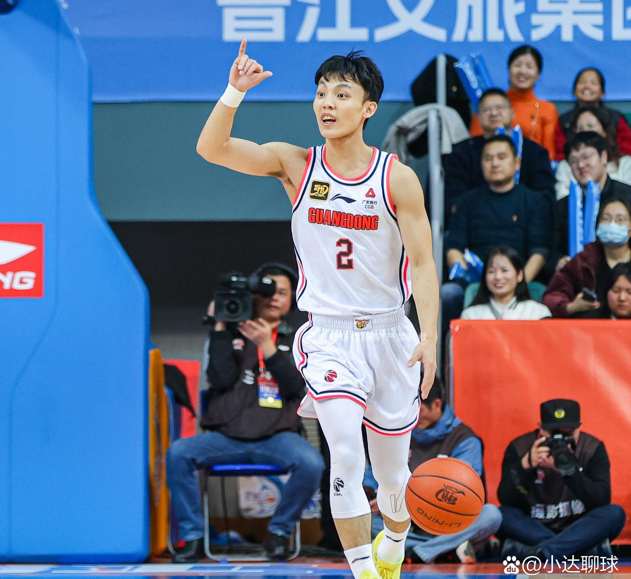 三亿体育体育活动-辽宁主场小胜，继续追赶前三