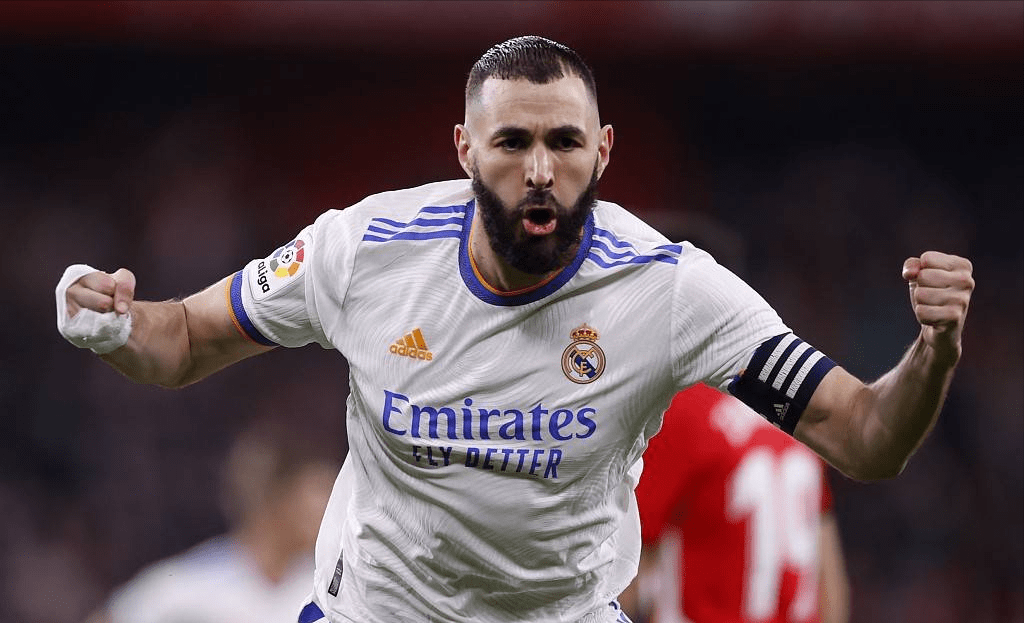 瓦伦西亚成功晋级,取得耀眼战绩 瓦伦西亚成功晋级,取得耀眼战绩