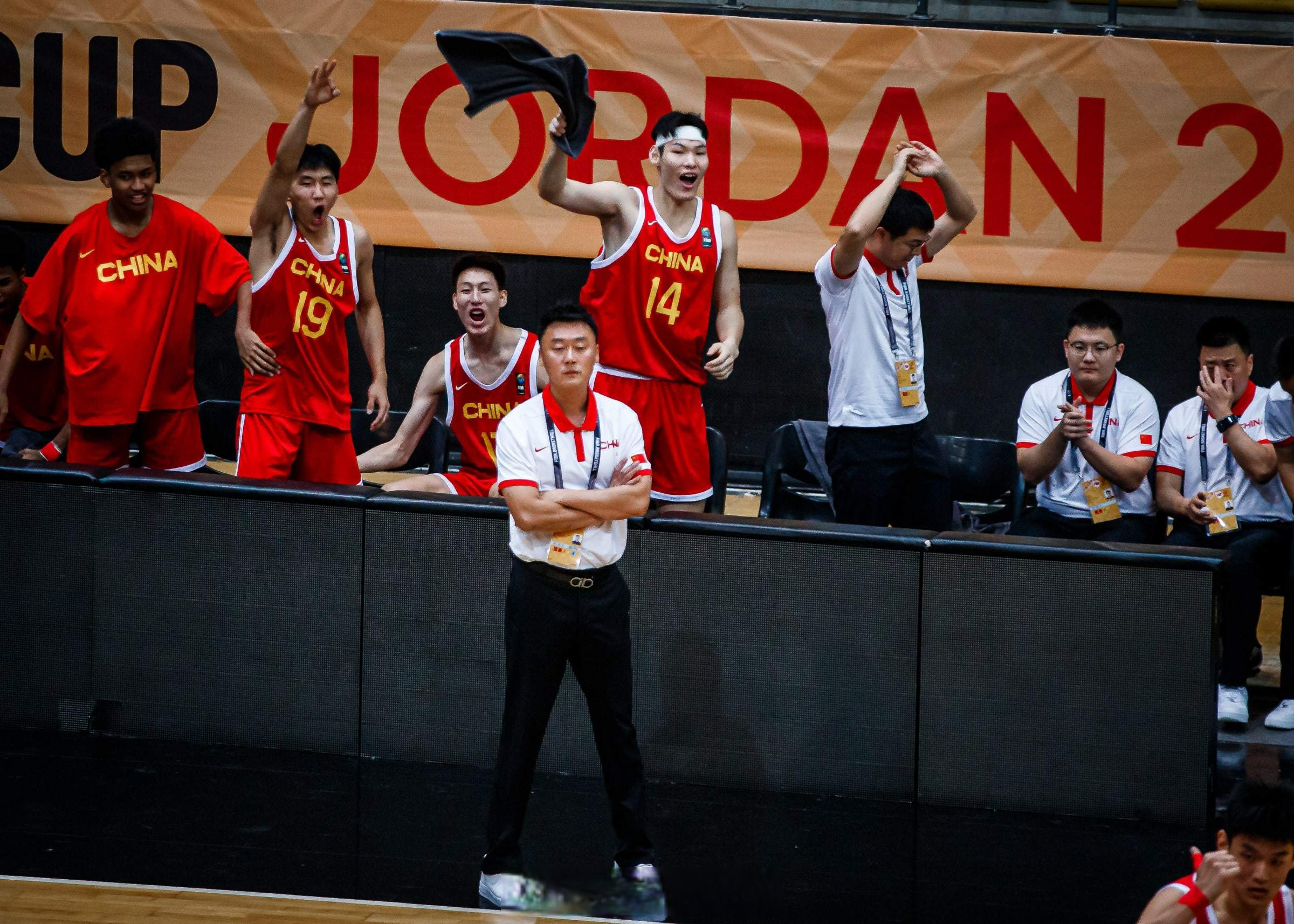 三亿体育体育亚洲官网-包含波尔多球员备战全情，迎接新赛季更多挑战的词条