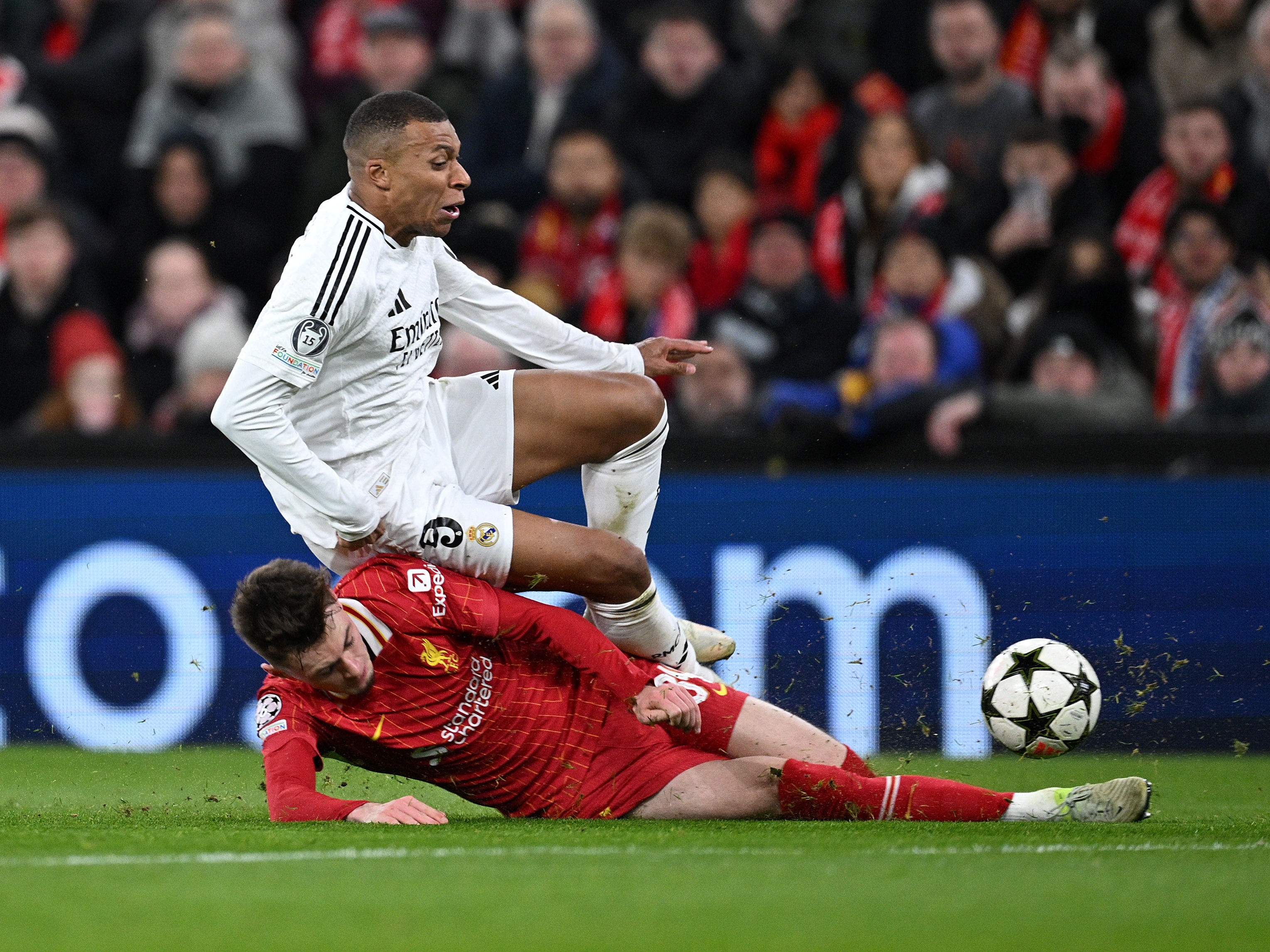 三亿体育体育app下载地址-包含马竞前锋狂砍进球，助球队取胜的词条