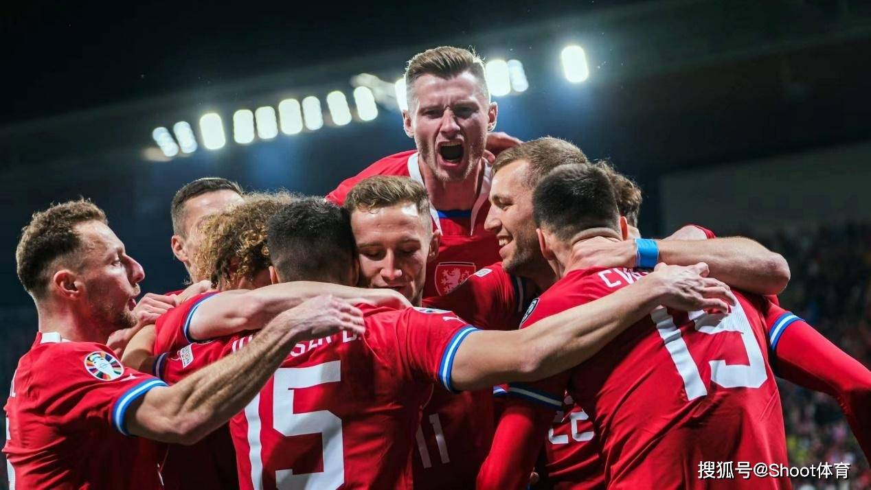 三亿体育体育链接-欧预赛战局在赛场上持续紧绷，胜负未定的简单介绍