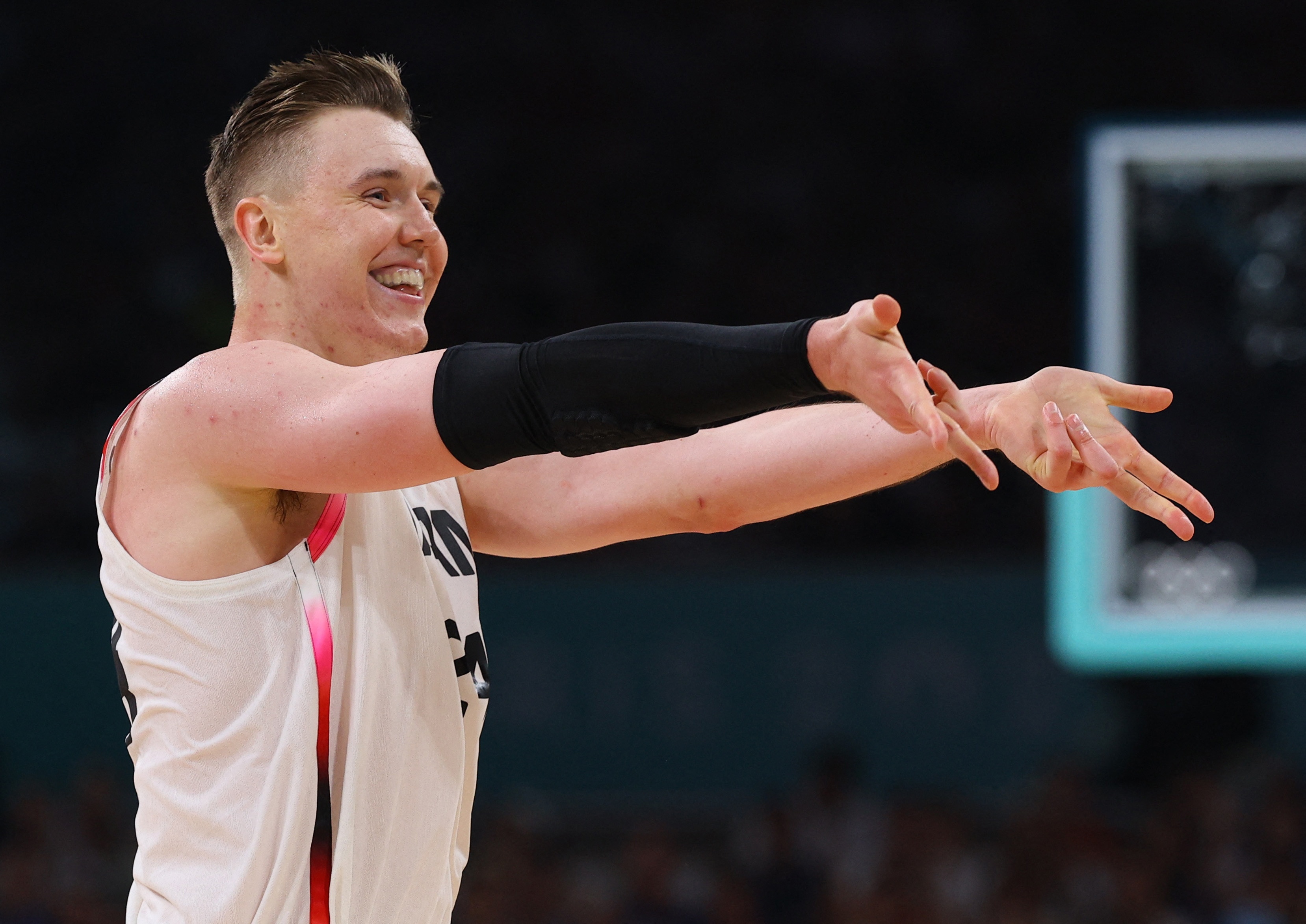 包含澳大利亚队狂胜,三球进账的词条 包含澳大利亚队狂胜,三球进账的词条